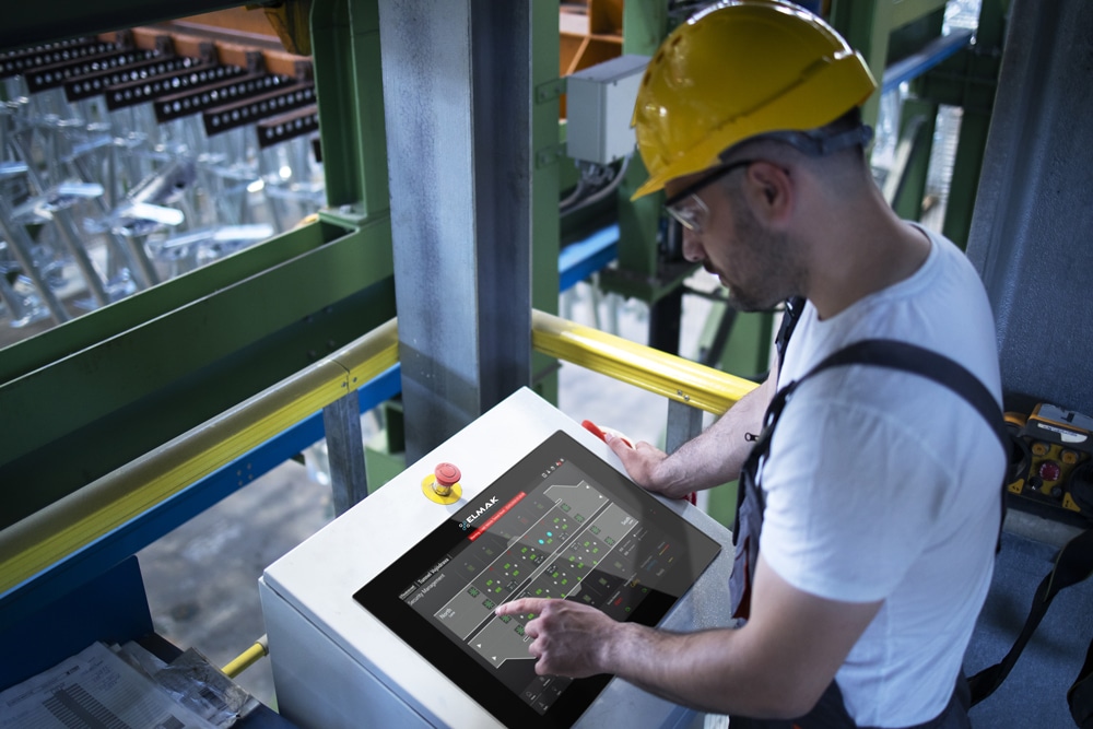 Panel PC Elmak in ambiente produttivo